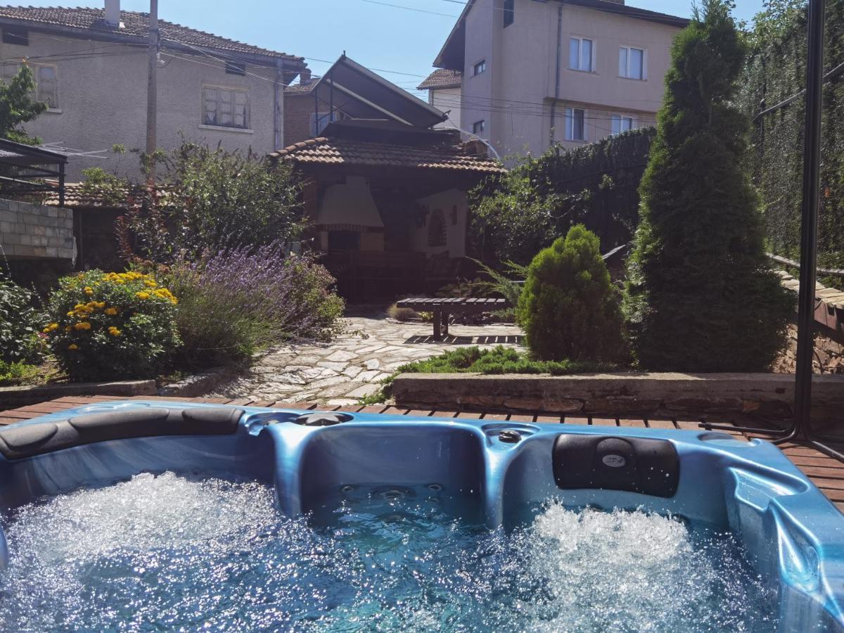 דוברינישטה Mira Guest House מראה חיצוני תמונה
