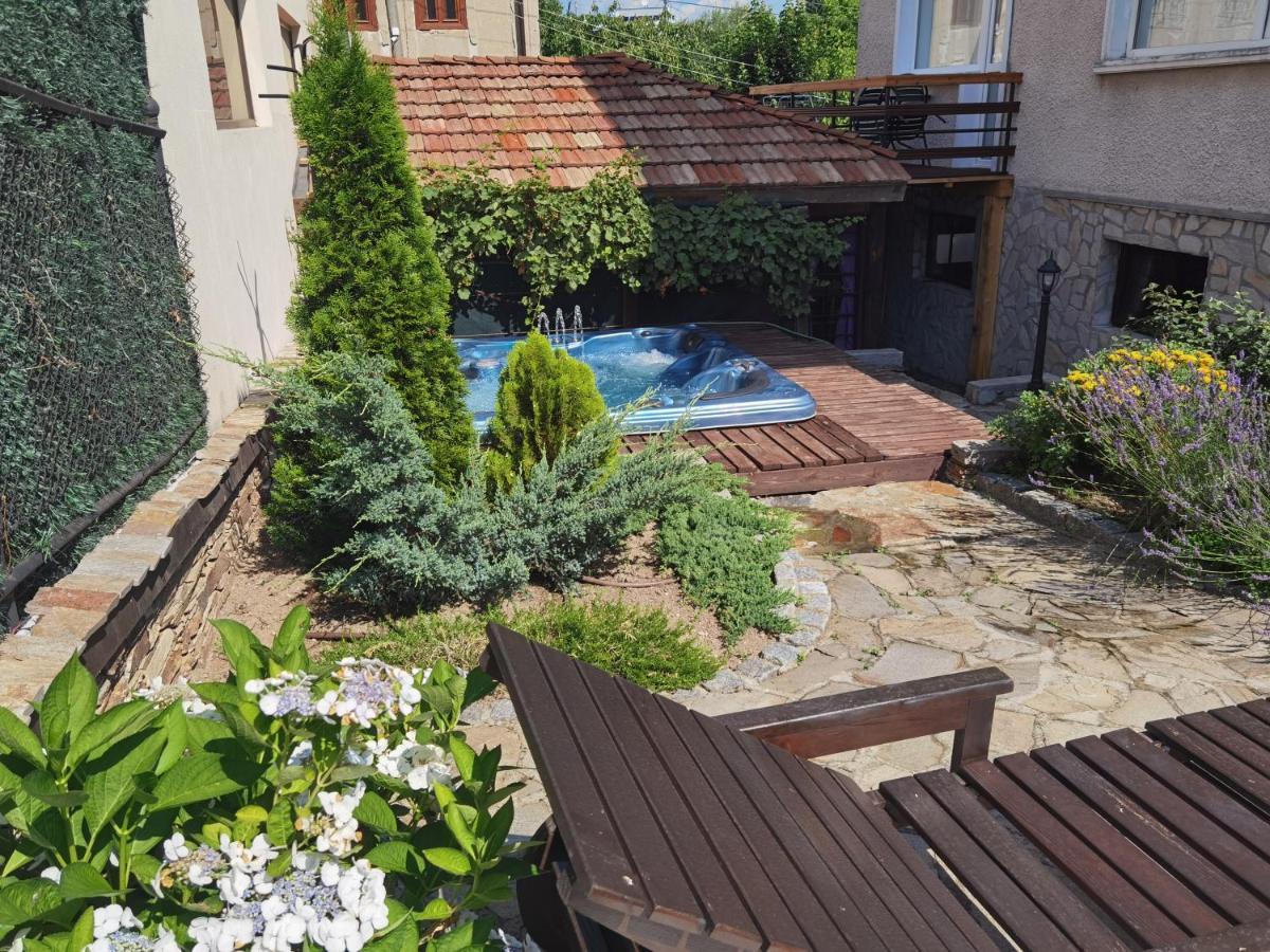 דוברינישטה Mira Guest House מראה חיצוני תמונה