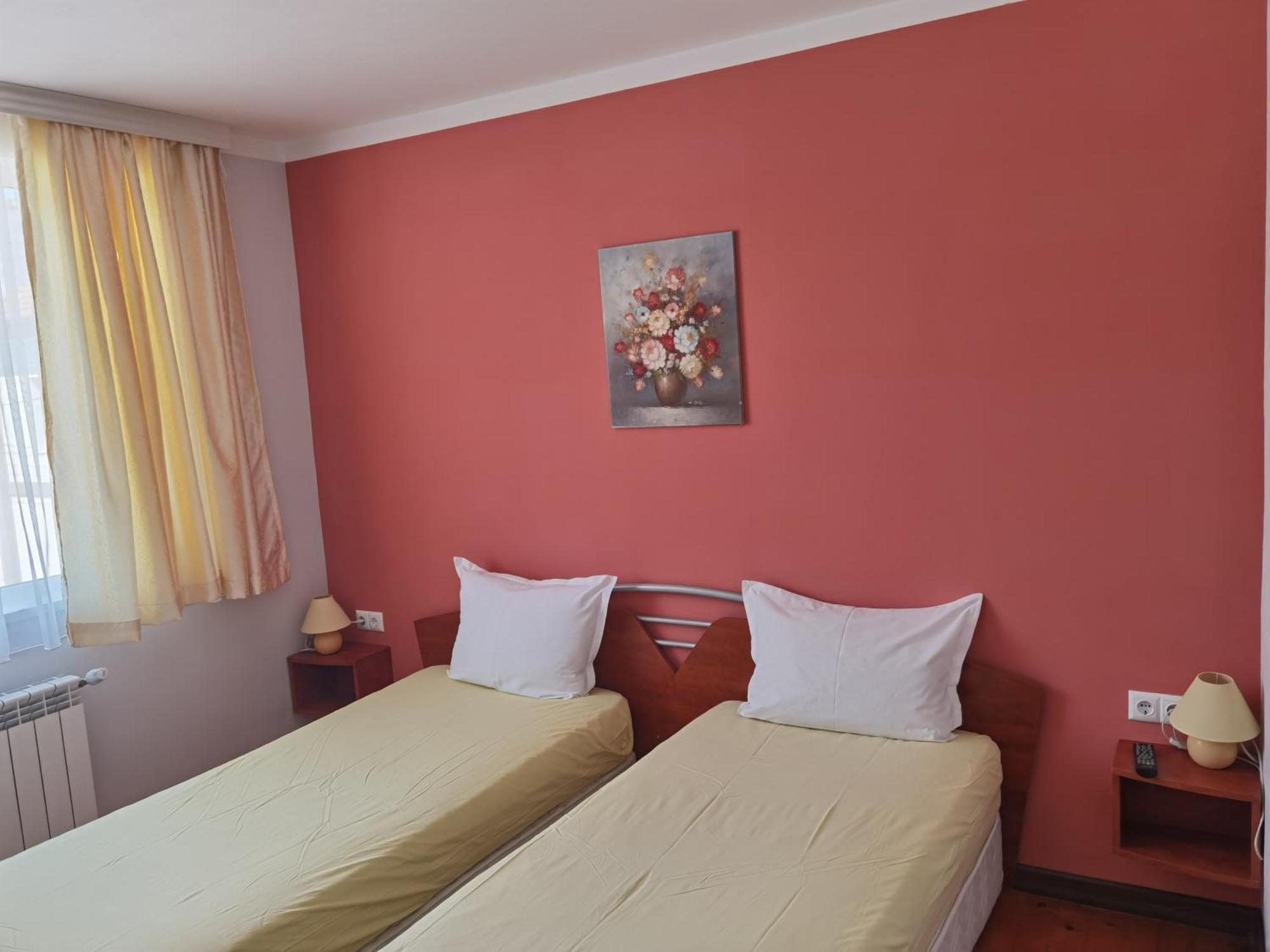 דוברינישטה Mira Guest House חדר תמונה