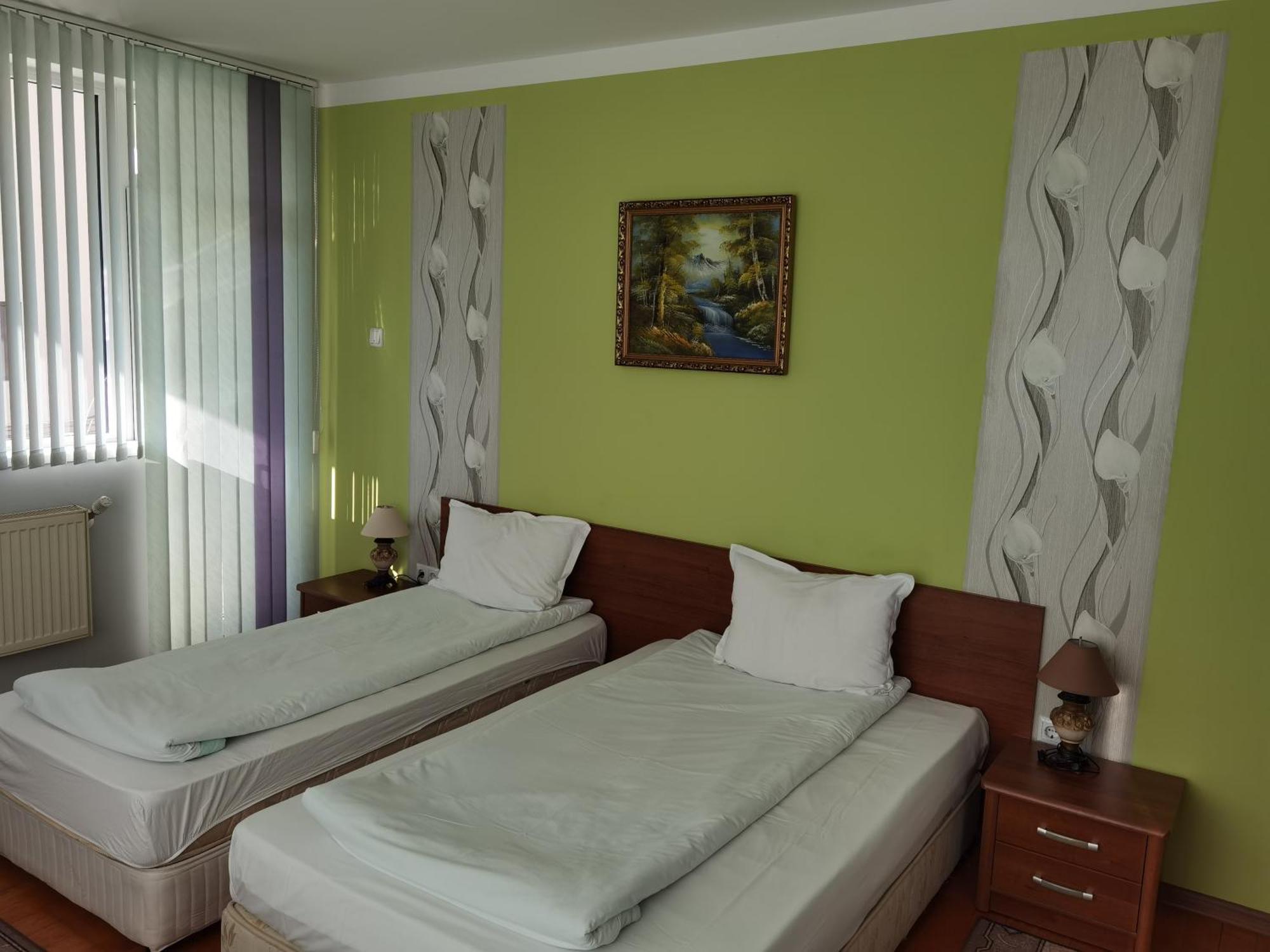דוברינישטה Mira Guest House חדר תמונה