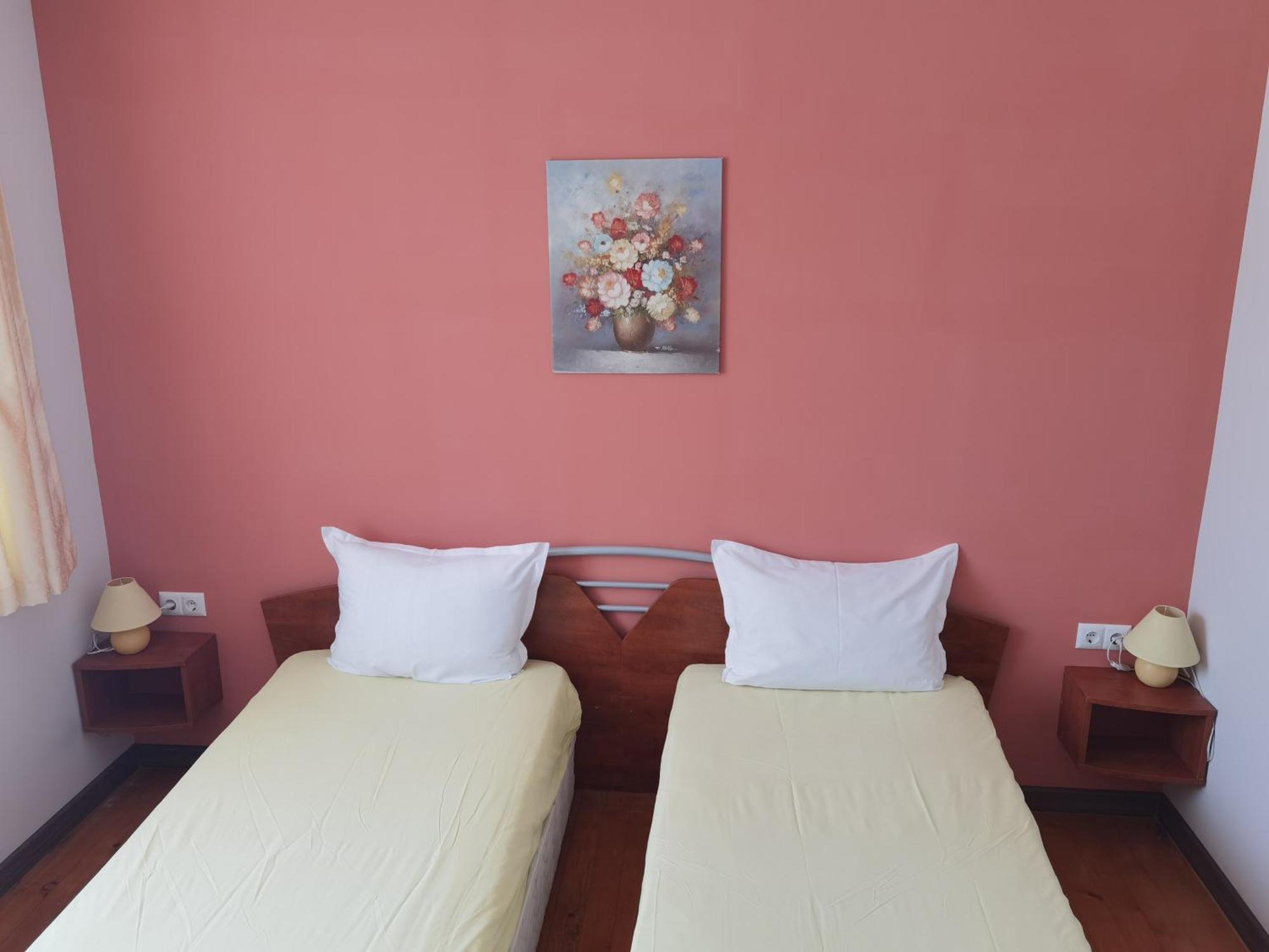 דוברינישטה Mira Guest House חדר תמונה