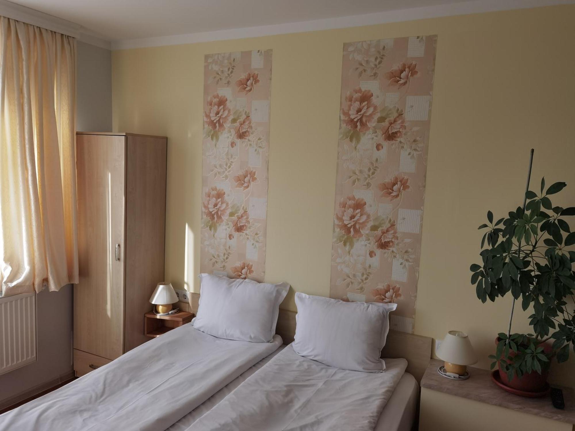 דוברינישטה Mira Guest House חדר תמונה