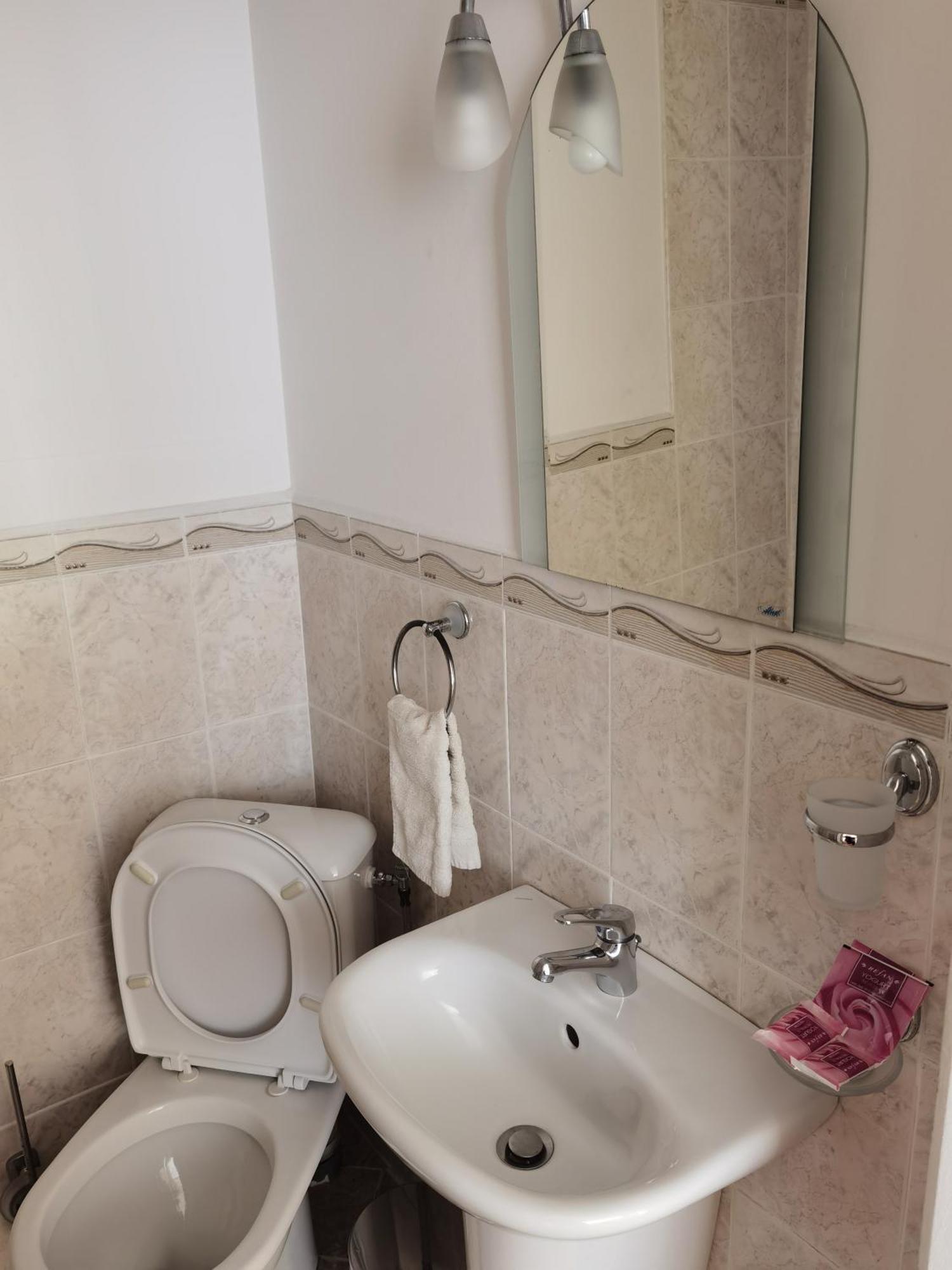דוברינישטה Mira Guest House חדר תמונה