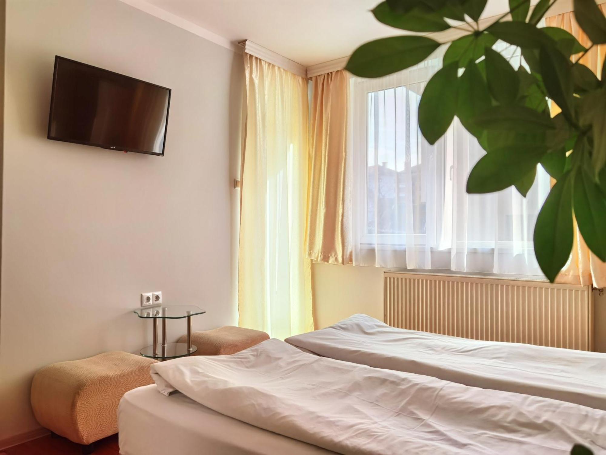 דוברינישטה Mira Guest House חדר תמונה
