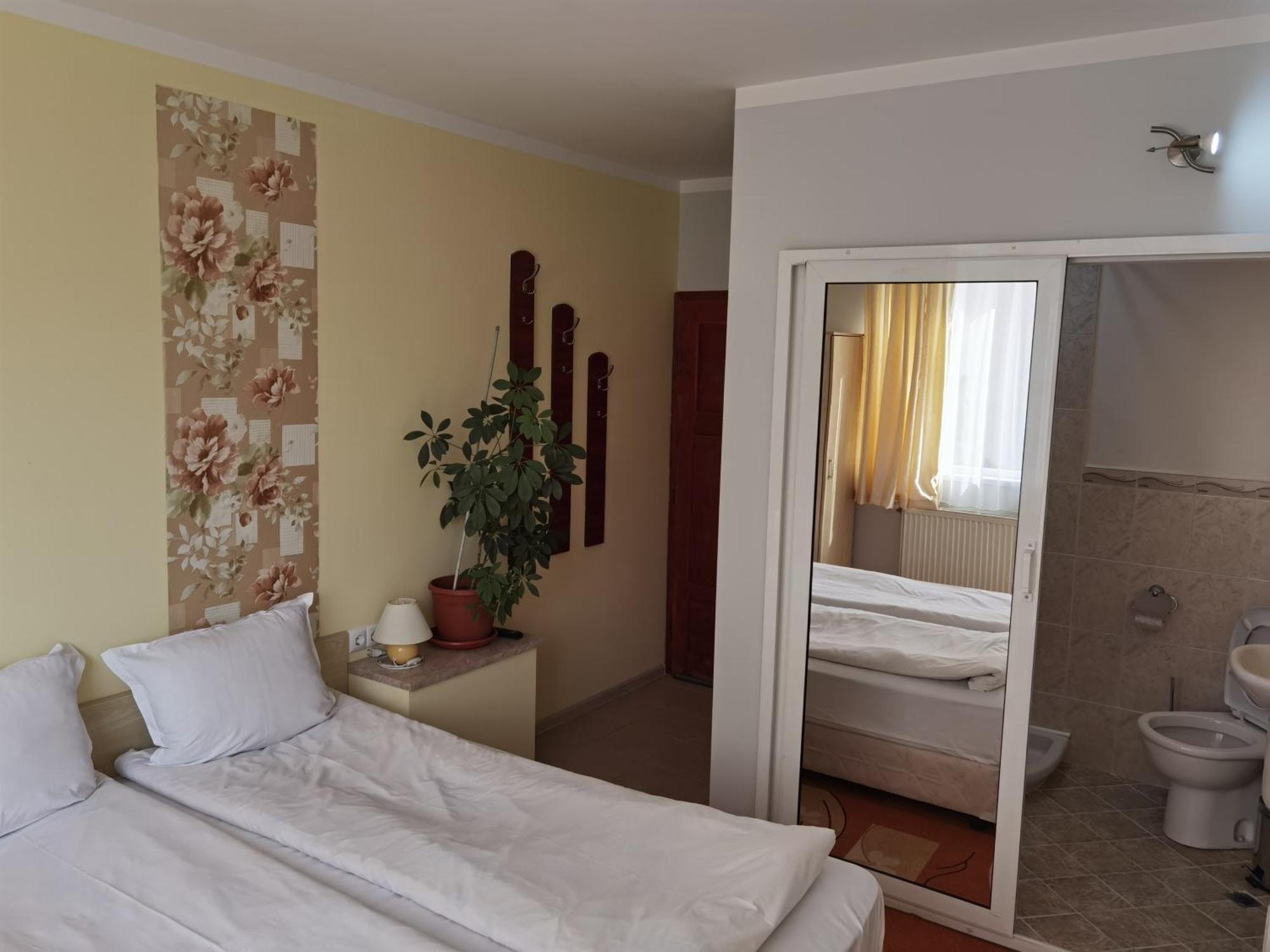 דוברינישטה Mira Guest House חדר תמונה