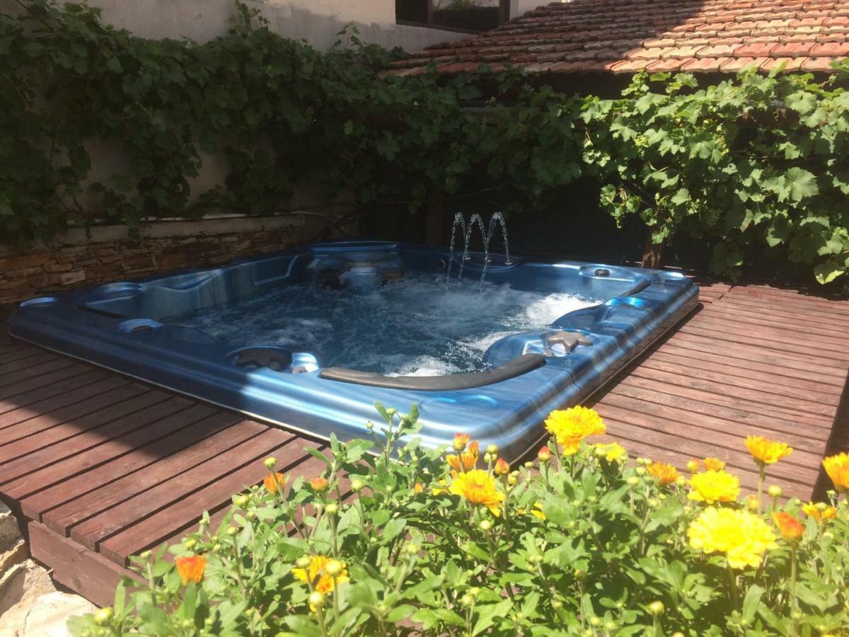 דוברינישטה Mira Guest House מראה חיצוני תמונה